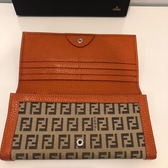 Fendi wallet - Picture 3 of 6